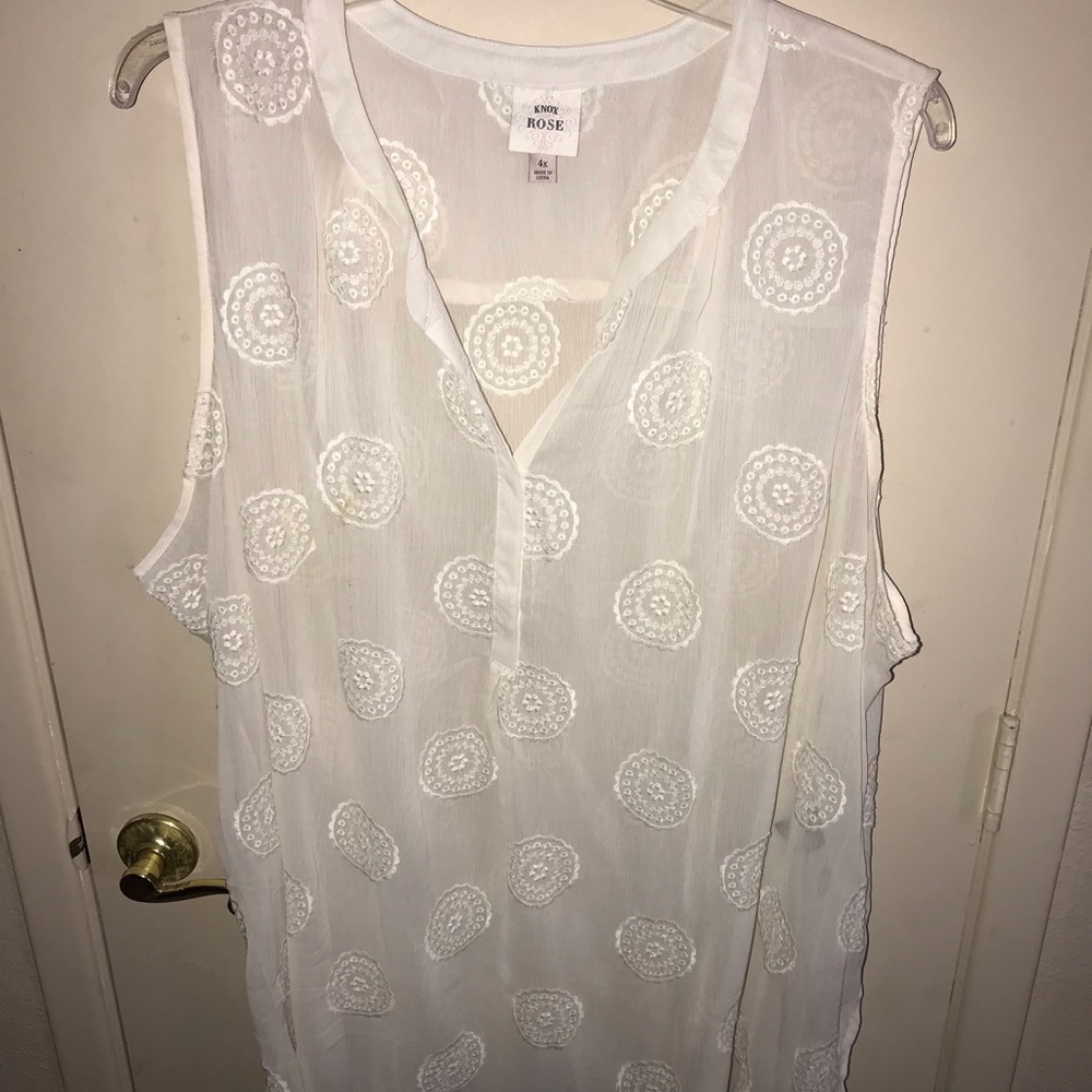 Woman’s Sheer Embroidered Tunic SZ 4x